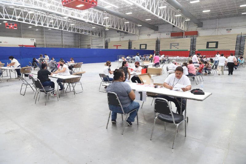 Ojo, papás de becados.. hay que firmar un contrato con el banco