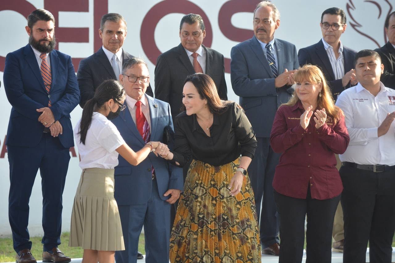 Reafirma alcaldesa compromiso con la educación
