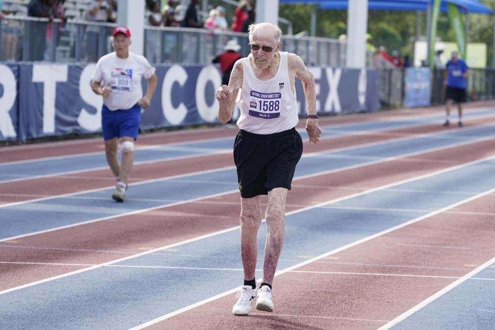Tiene 95 años y entrena para carreras
