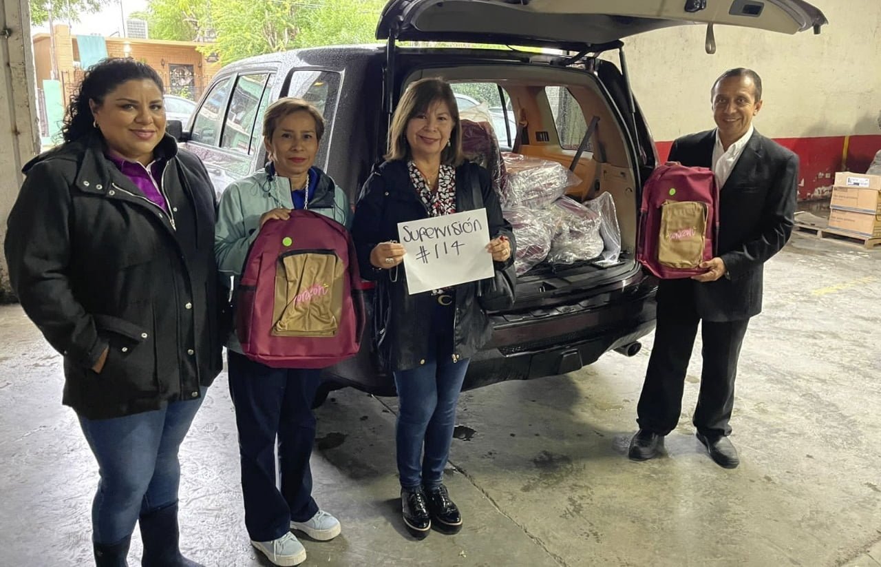 Avanza Gobierno Municipal en entrega de útiles y uniformes