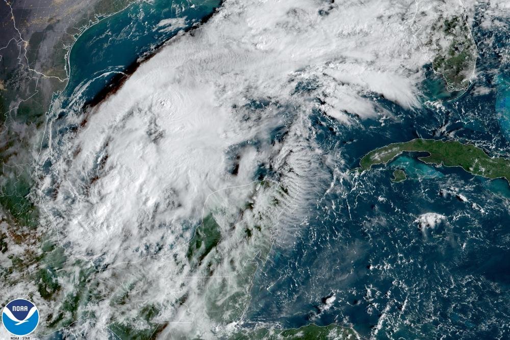 Avanza tormenta tropical hacia las costas de México