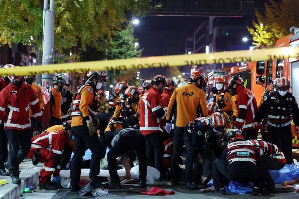Mueren 120 personas en estampida en Seúl