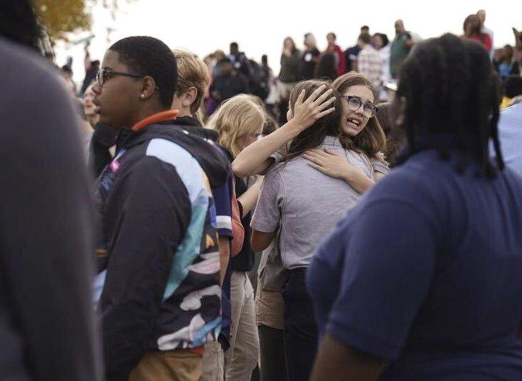 Tiroteo en escuela deja tres fallecidos