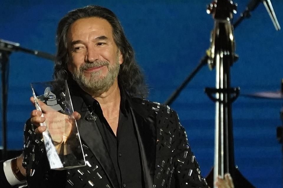 ‘El Buky’, persona del año en el Latin Grammy