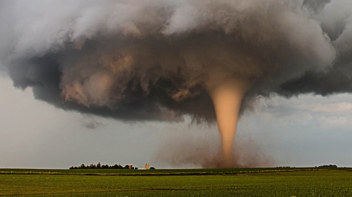 Amenazan tormentas y tornados al sur de EU