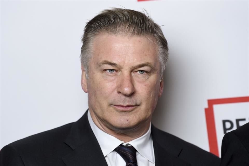 Acusan de homicidio al actor Alec Baldwin