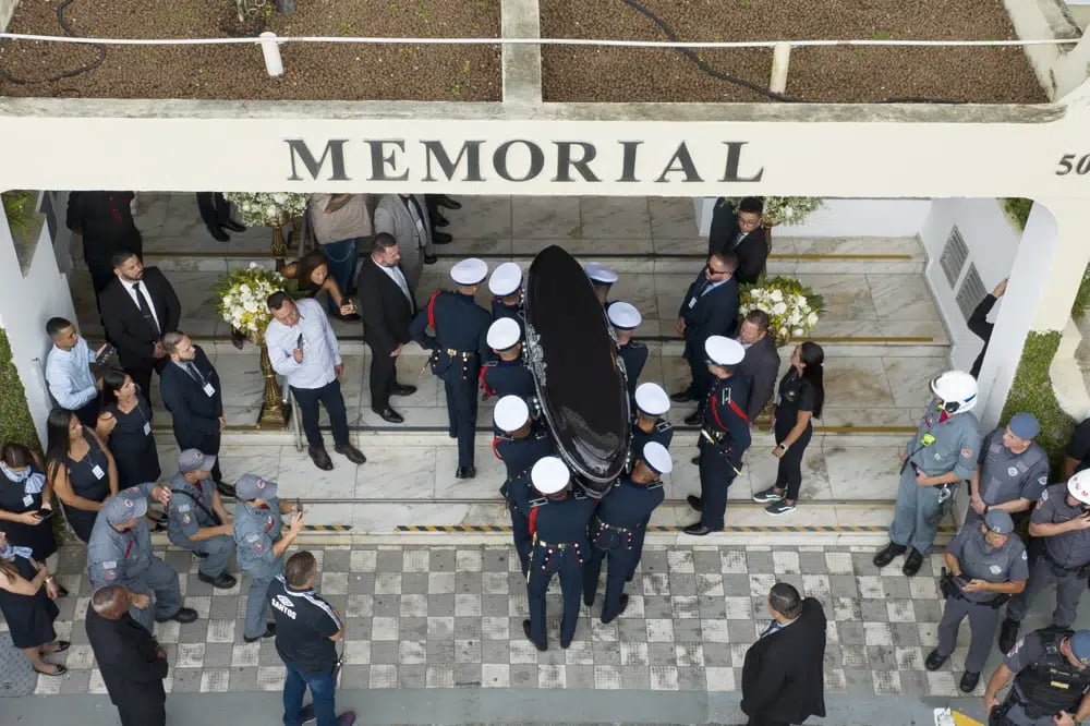 Dan último adiós a Pelé