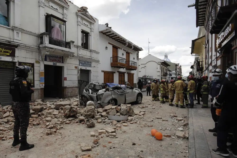 Sacude sismo a Ecuador y Perú