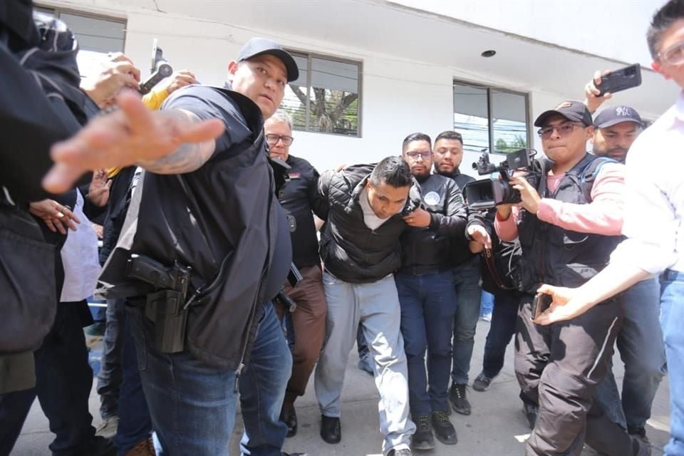 Lanza perro a aceite hirviendo; ya está detenido