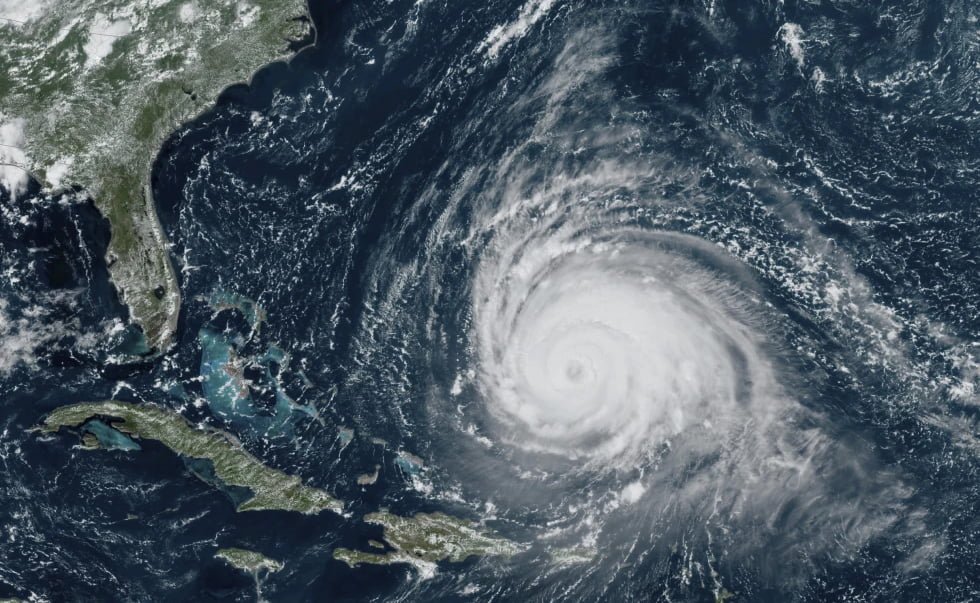 Roza el huracán Lee a las Bermudas