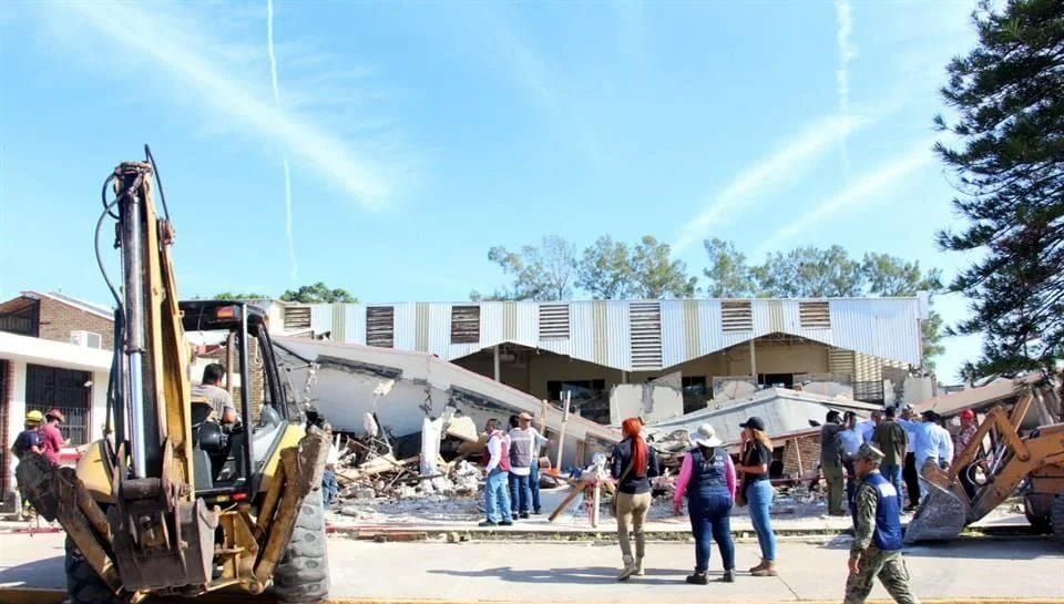 Mueren 11 al derrumbarse iglesia en Ciudad Madero