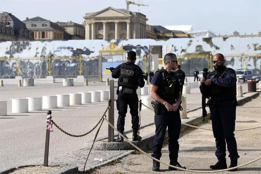 Temen ataque terrorista y cierran el Palacio de Versalles
