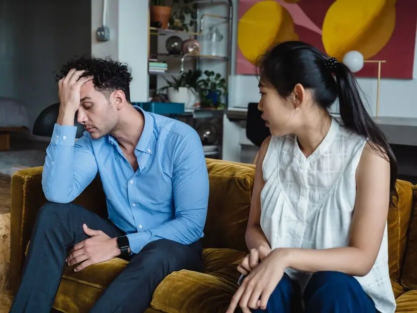 Le piden el divorcio por no bañarse