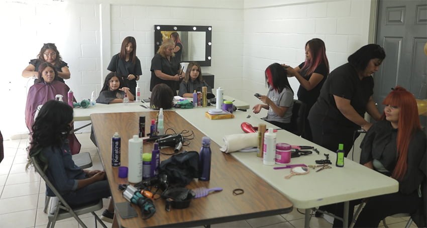 Se gradúa quinta generación de talleres de oficio