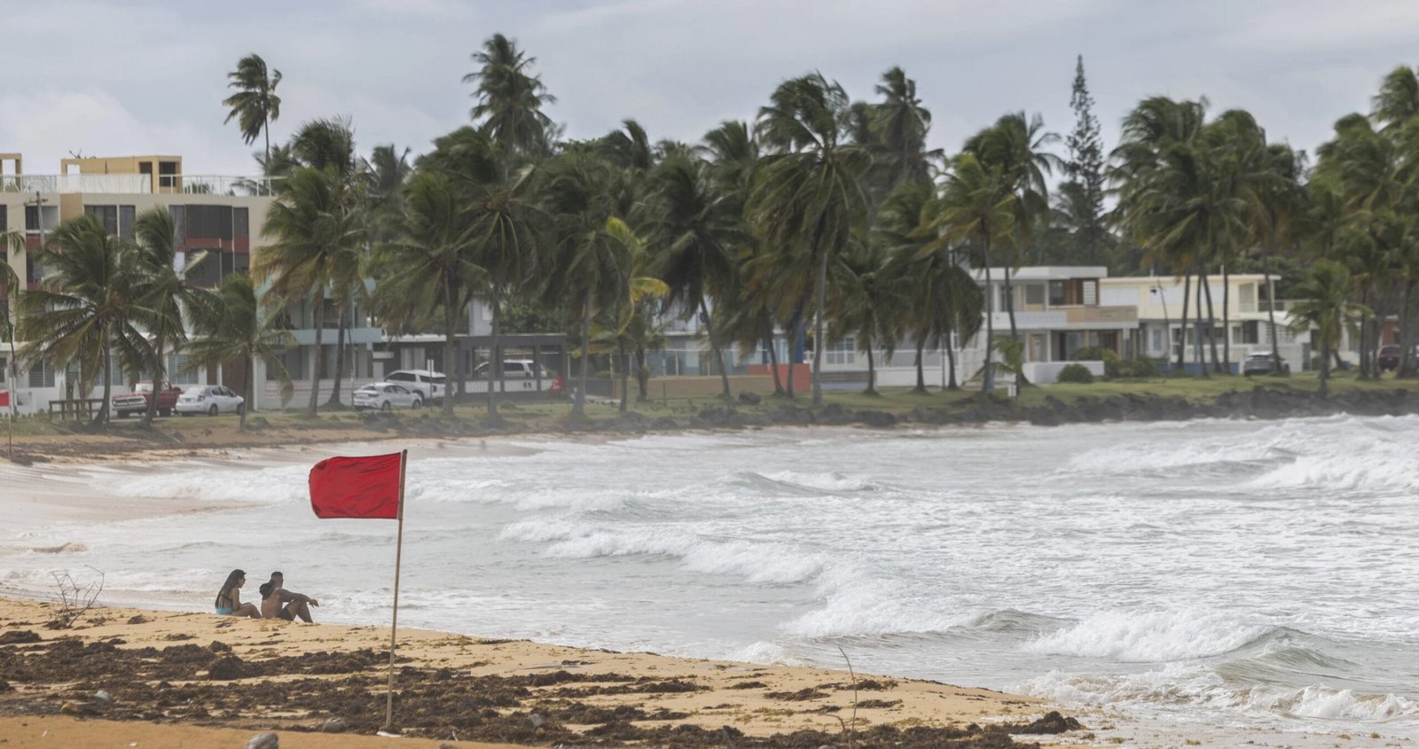 Ernesto se convierte en huracán y apunta a Bermudas