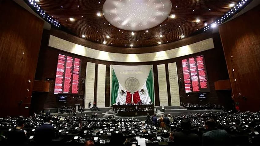 Toman protesta miembros del nuevo Congreso