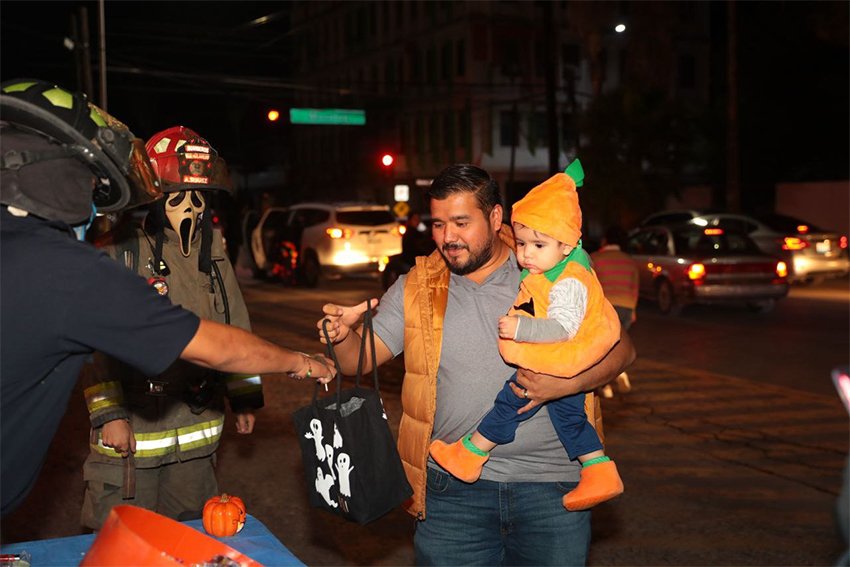 Extreme sus precauciones y tenga un Halloween divertido