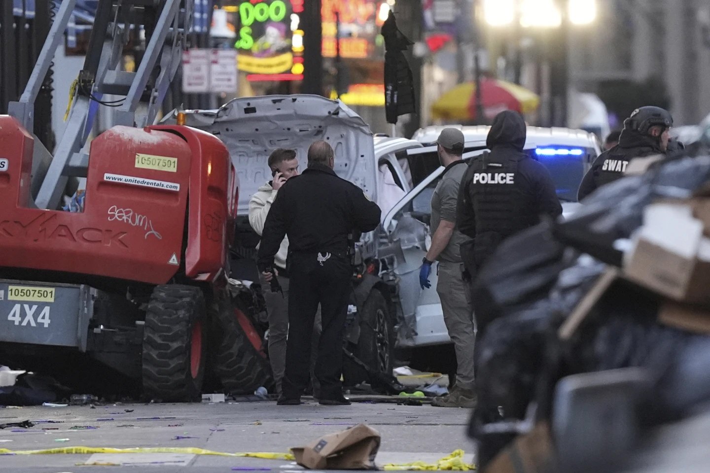 Embiste a multitud con camioneta; reportan 10 víctimas