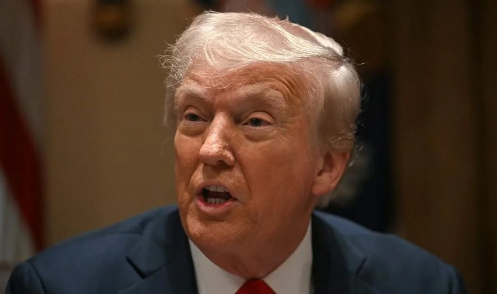 Trump: No detendré los aranceles a México y Canadá