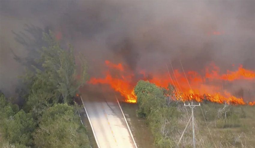 Agobian incendios a Texas, Florida y Arkansas