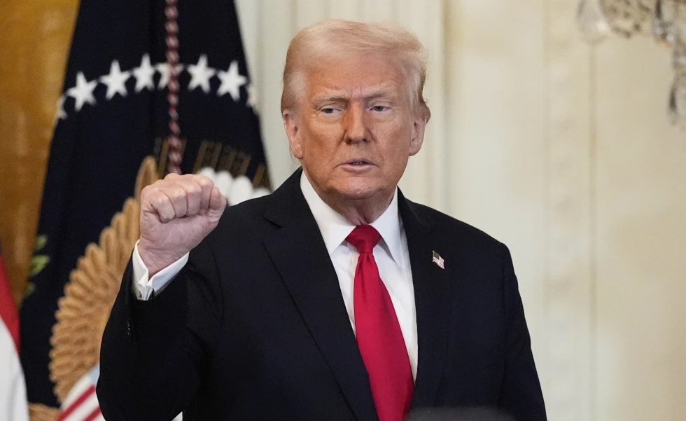 Impone Trump aranceles a los autos importados