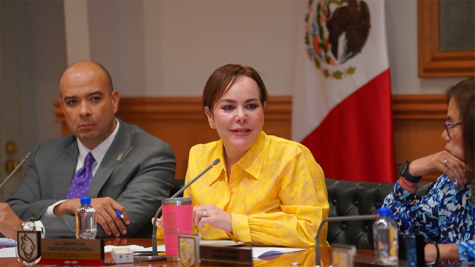 Dan fechas para entrega de tarjetas para becas municipales