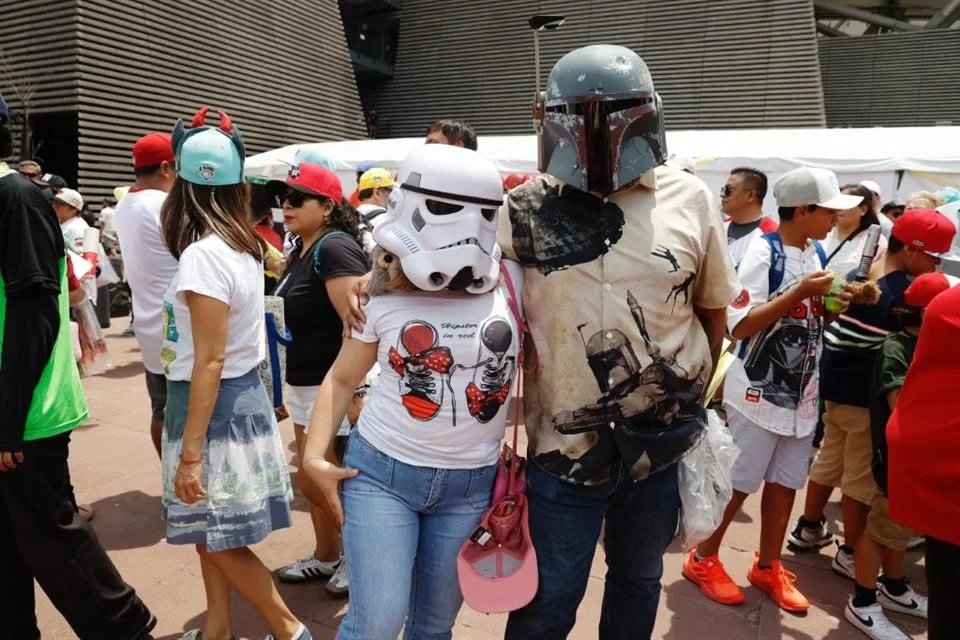 Diablos y Disney llenan de fuerza y fanáticos el estadio
