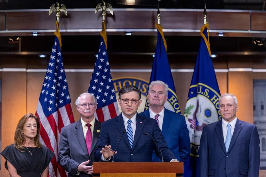 Bloquea ala dura republicana plan fiscal de Trump