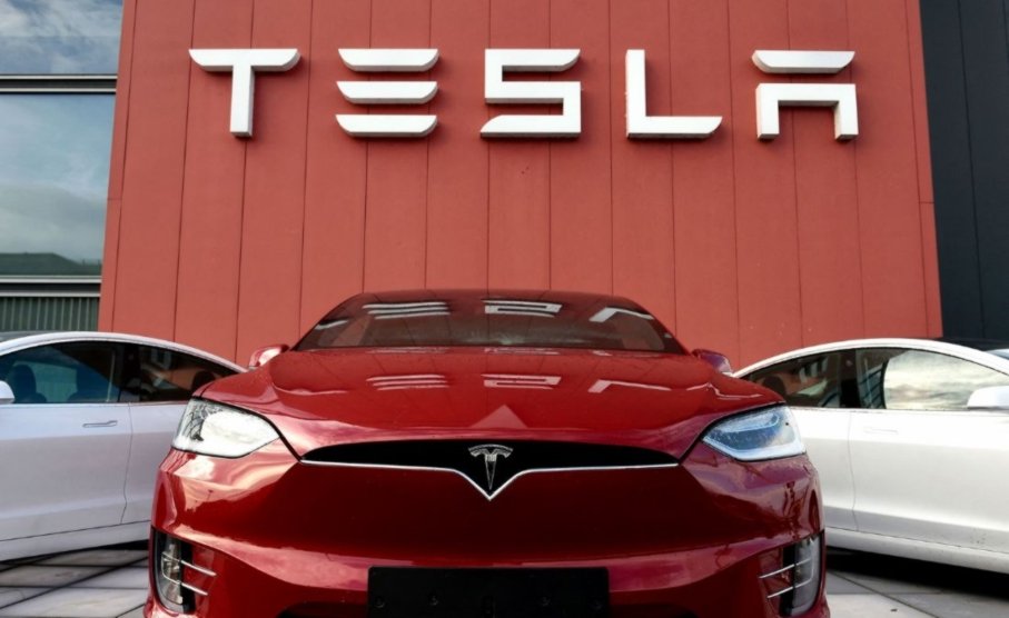 Se desploma la confianza en Tesla