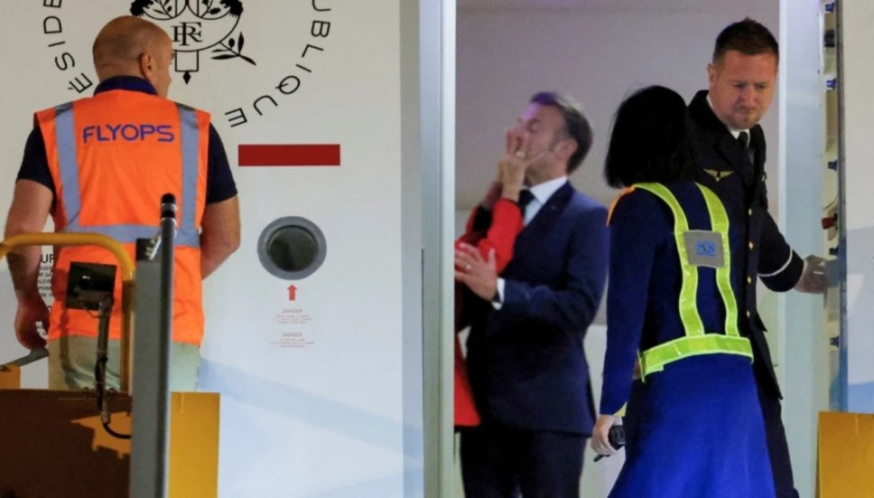 Manotazo de esposa a presidente francés se vuelve viral