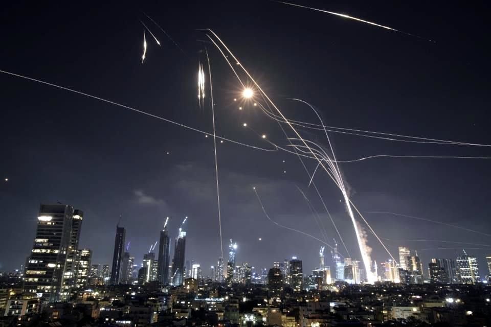 Ataca Irán con misiles a Israel