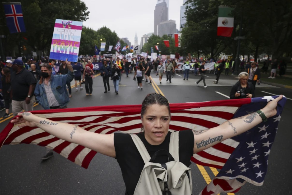 Miles salen a protestar en Estados Unidos