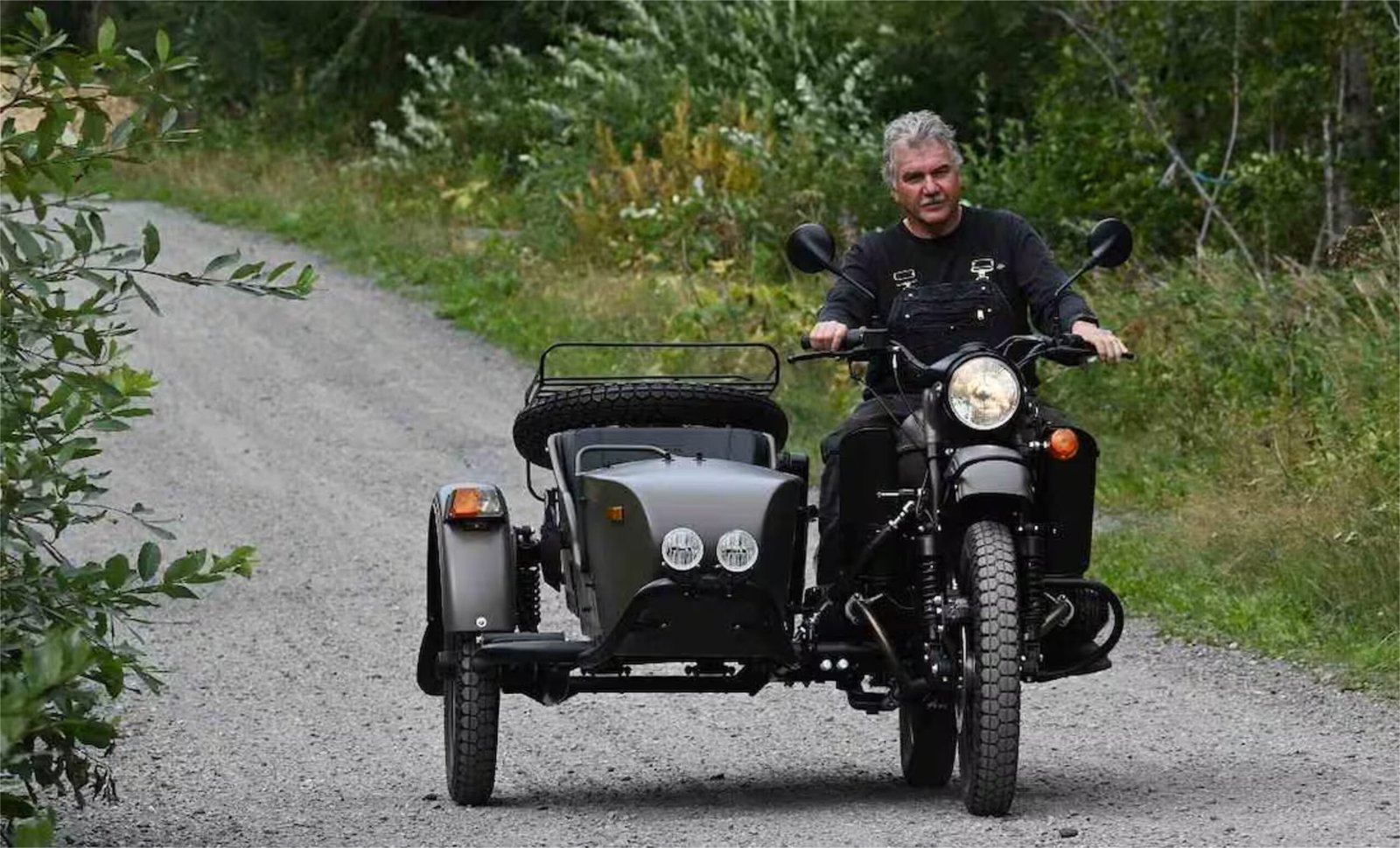 Gobierno ruso regala moto a habitante de Alaska